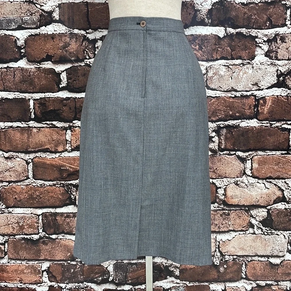 Giorgio Armani Pencil Skirt 100% Virgin Wool Knee Length Gray Size 10